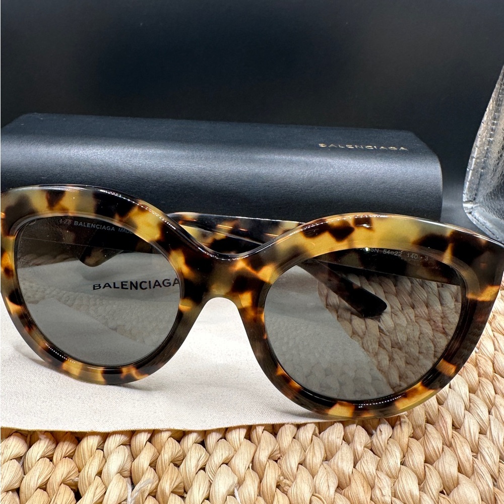 Balenciaga tortoise shell Cat-Eye Sunglasses